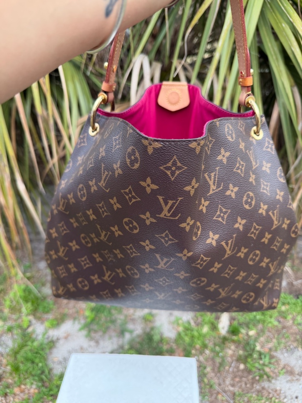 Authentic Louis Vuitton Graceful hobo Monogram Canvas Shoulder MM bag W/Dustcove - Picture 15 of 16